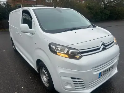 Begagnad Citroën Dispatch 2018 Vit Minibuss