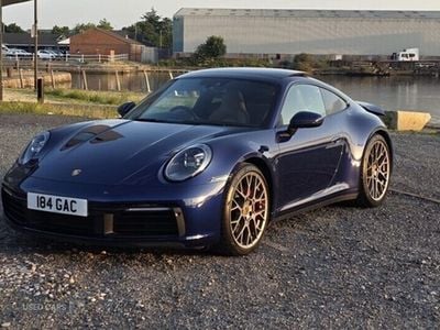 Porsche 911 Carrera 4