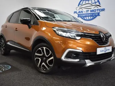 Used Renault Captur Dynamique 90 HP (66 kW) 2017 Orange/black SUV