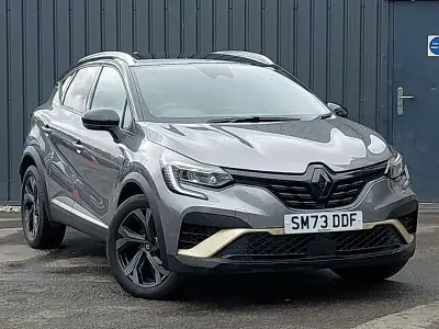 Usado Renault Captur Engineered 142 CV (104 kW) 2023 Gris SUV