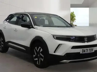 Used Vauxhall Mokka Elite 98 HP (72 kW) 2021 White SUV