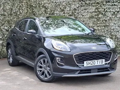 Käytetty Ford Puma Titanium 125 HP (91 kW) 2020 Musta Katumaasturi