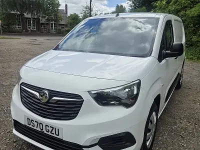 Used Vauxhall Combo Sportive 100 HP (73 kW) 2020 White MPV