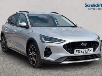 Gebraucht Ford Focus Active X 125 PS (91 kW) 2023 Silber Kleinwagen