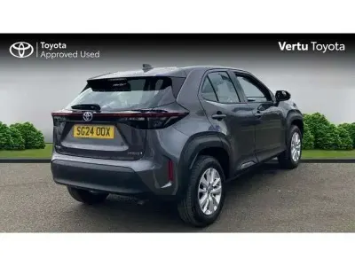 Used Toyota Yaris Cross 113 HP (83 kW) 2024 Grey SUV