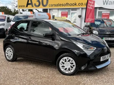 Used Toyota Aygo X-play 72 HP (52 kW) 2019 Black Hatchback