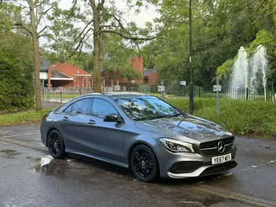 Usado Mercedes CLA220 AMG line 2017 Gris Berlina