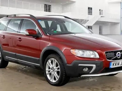 Usado Volvo XC70 SE Lux 215 HP (158 kW) 2014 Vermelho Carrinha