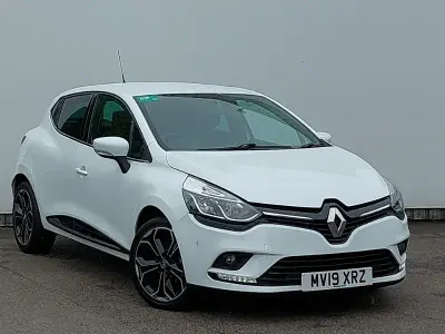 Used Renault Clio IV Iconic 90 HP (66 kW) 2019 White Hatchback