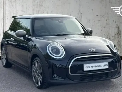 Używany Mini Cooper Exclusive 136 KM (100 kW) 2022 Czarny Hatchback
