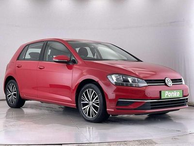 Red Used 2018 VW Golf VII SE Hatchback | £10,290 (Fair price)