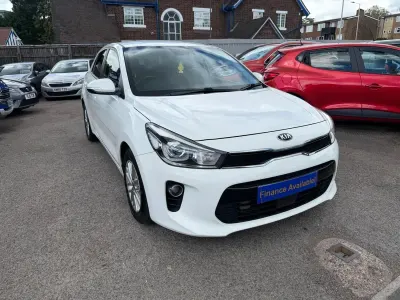 Used Kia Rio 84 HP (61 kW) 2017 White Hatchback