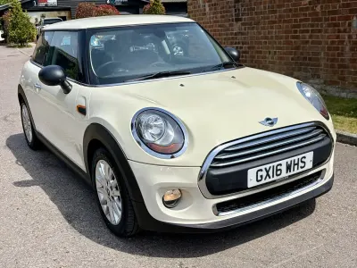 Used Mini ONE Hatch 102 HP (75 kW) 2016 White Hatchback