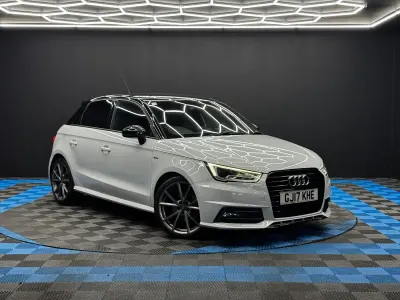 Usado Audi A1 Black Edition 116 HP (85 kW) 2017 Branco Citadino