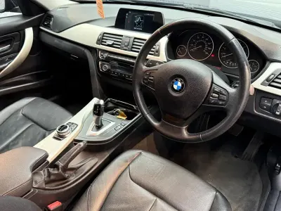 Begagnad BMW 320 Comfort Edition 2017 Blå Kombi