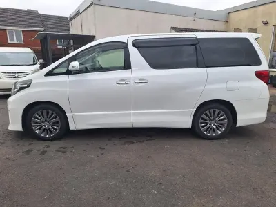 Usado Toyota Alphard 2013 Branco Monovolume