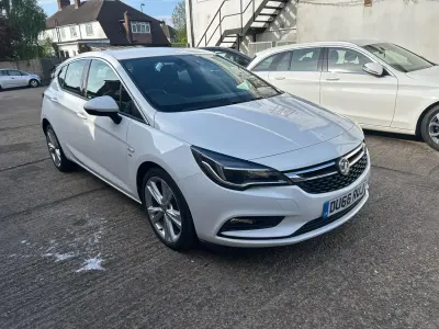 Second-hand Vauxhall Astra SRi 136 CP (100 kW) 2016 Alb Hatchback