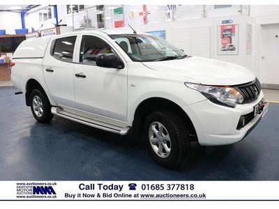 White Used 2017 Mitsubishi L200 Top Pickup | £11,960 (Fair price)
