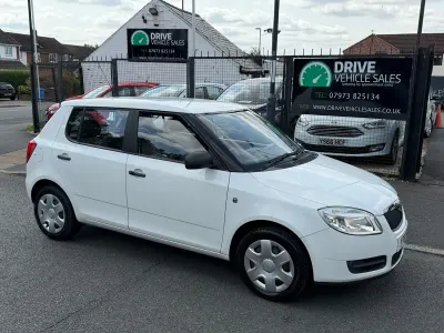 Used Skoda Fabia 2010 White Hatchback