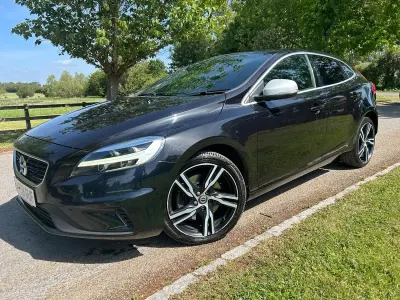 Used Volvo V40 R-Design Pro 122 HP (89 kW) 2018 Black Hatchback