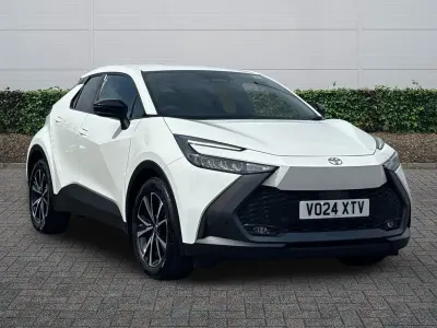 Used Toyota C-HR Design 140 HP (102 kW) 2024 White SUV