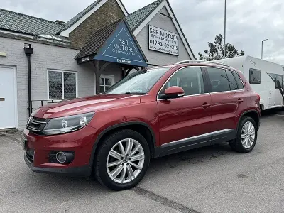 Usado VW Tiguan Edition 150 CV (110 kW) 2015 Rojo SUV