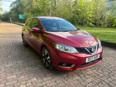 Używany Nissan Pulsar Tekna 115 KM (84 kW) 2017 Czerwony Hatchback