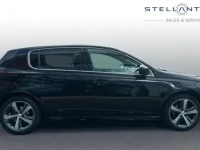 Usado Peugeot 308 GT-line 129 HP (94 kW) 2020 Preto Citadino