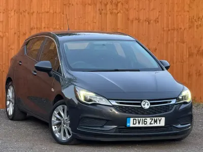 Second-hand Vauxhall Astra Design Edition 2016 Gri Hatchback