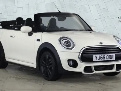 Usado Mini Cooper Sport 136 HP (100 kW) 2020 Branco Citadino