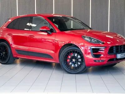 Used Porsche Macan 360 HP (264 kW) 2016 Red SUV