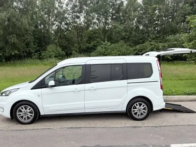 Used Ford Tourneo Titanium 2021 White MPV