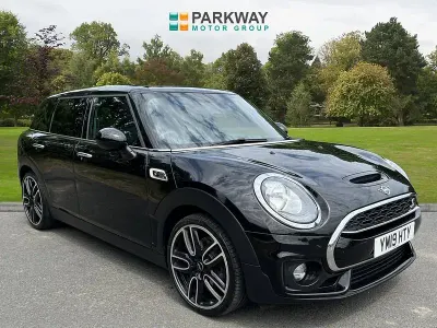 Used Mini Cooper S Clubman Sport 2019 Midnight black Estate