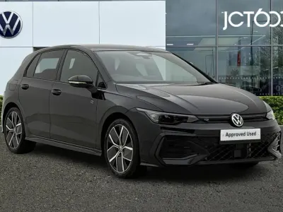 Ny VW Golf VIII Black Edition 147 HK (108 kW) 2026 Svart Halvkombi