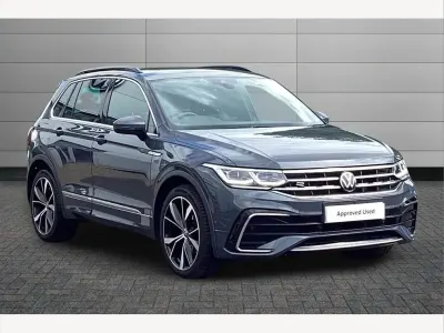 Usado VW Tiguan R-line 150 CV (110 kW) 2023 Gris SUV