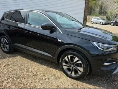Second-hand Vauxhall Grandland X Sport 130 CP (95 kW) 2018 Gri SUV