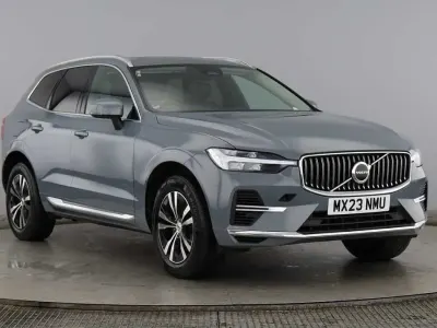 Begagnad Volvo XC60 Core 2023 Grå SUV