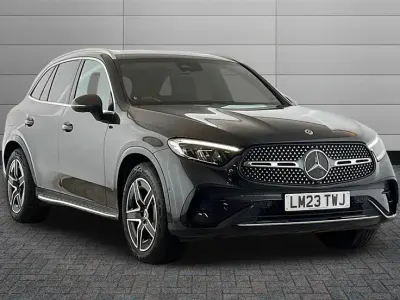 Käytetty Mercedes GLC300 AMG line 258 HP (189 kW) 2023 Harmaa Farmari