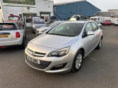 Used Vauxhall Astra Design Edition 136 HP (100 kW) 2015 Silver Hatchback