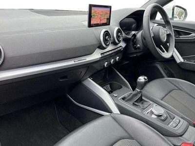 Used Audi Q2 S-Line 108 HP (79 kW) 2024 White SUV