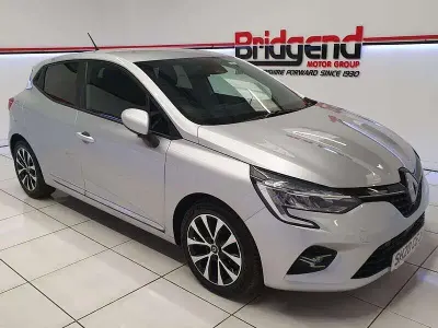 Used Renault Clio Iconic 100 HP (73 kW) 2020 Silver Hatchback