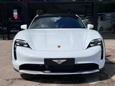 Begagnad Porsche Taycan Cross Turismo 350 kW (476 HK) 2022 Vit Kombi