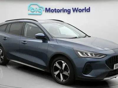 Used Ford Focus Active 155 HP (114 kW) 2023 Blue Estate