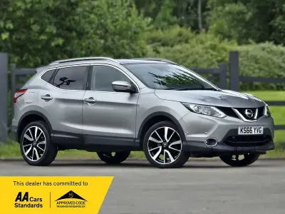 Used Nissan Qashqai Tekna 115 HP (84 kW) 2016 Silver SUV