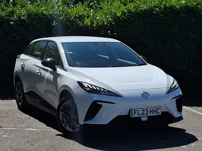 Used MG MG4 EV SE 125 kW (170 HP) 2023 White Hatchback