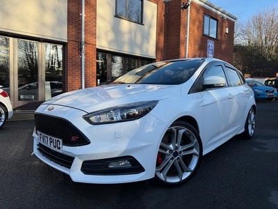 Used Ford Focus ST 250 HP (183 kW) 2017 White Hatchback