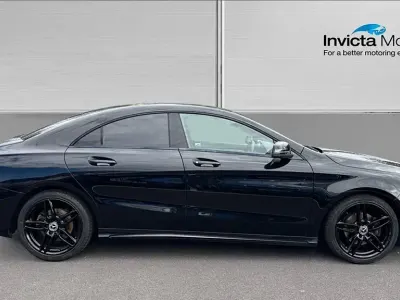 Usado Mercedes CLA180 AMG line 122 CV (89 kW) 2018 Negro Berlina
