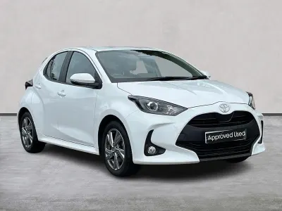 Used Toyota Yaris 116 HP (85 kW) 2024 White Hatchback