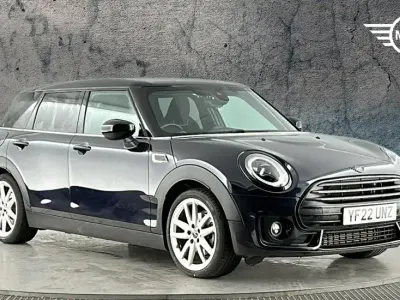 Begagnad Mini Cooper Clubman Sport 134 HK (98 kW) 2022 Svart Kombi