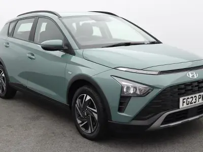 Usado Hyundai Bayon SE 100 CV (73 kW) 2023 Verde SUV
